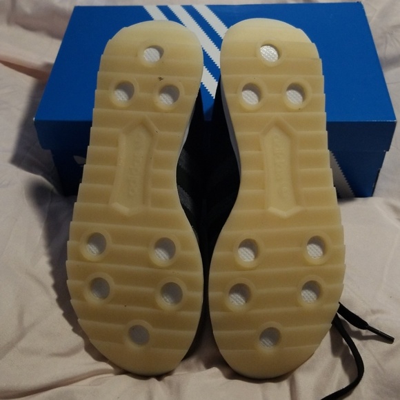 Black Adidas sneakers - Picture 3 of 5